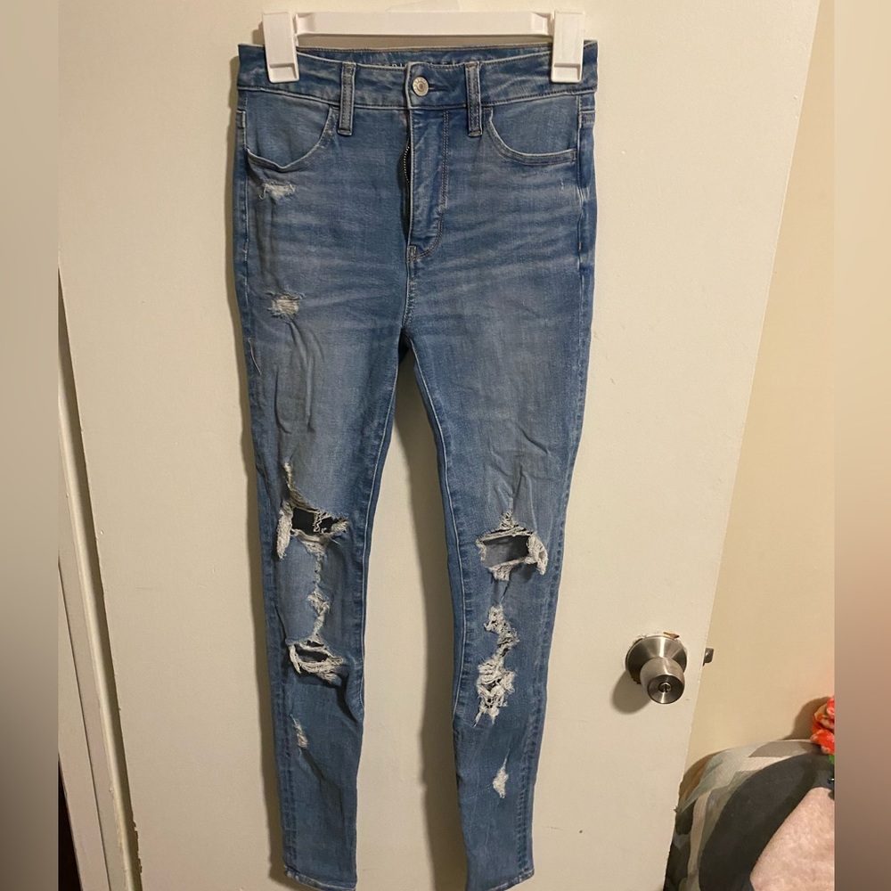 american eagle blue ripped skinny jean